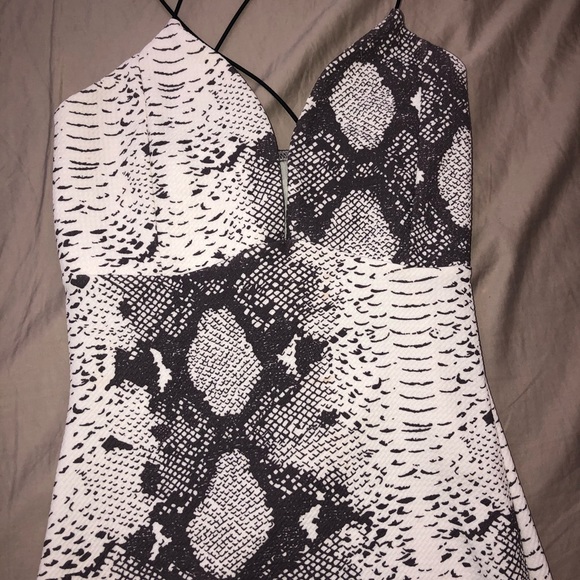 Snakeskin print midi dress - Picture 3 of 8